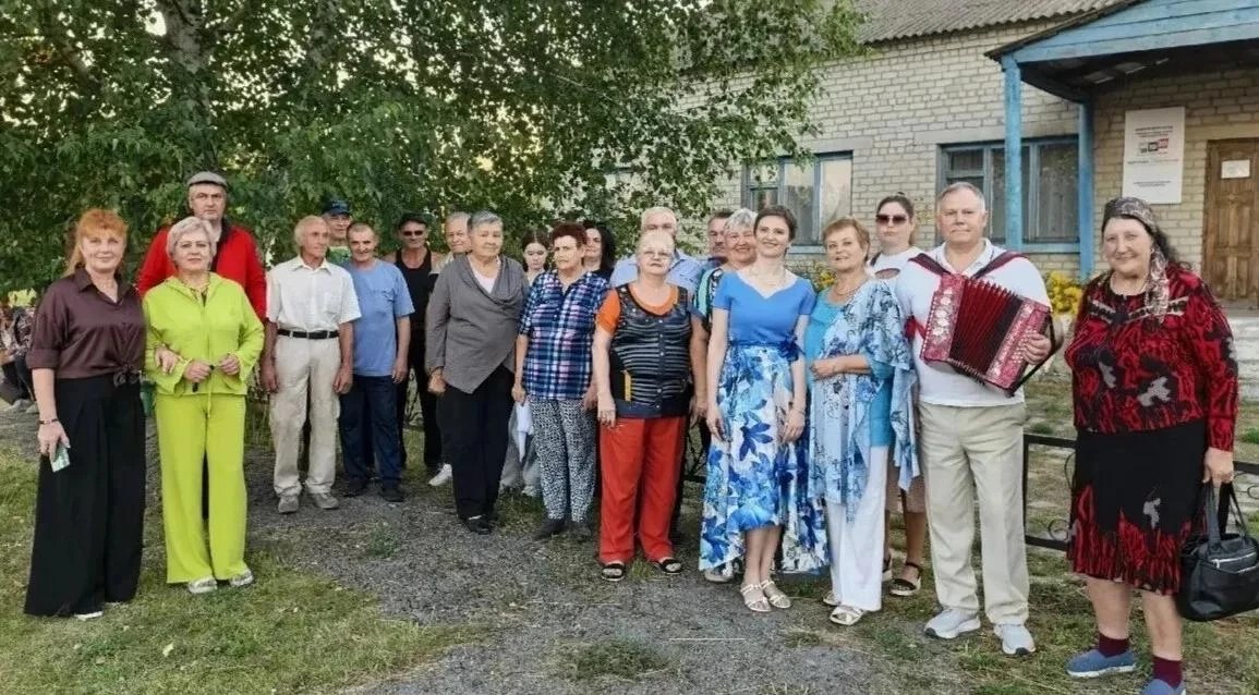 В Воловском округе прошла благотворительная акция "Споёмте, друзья!"