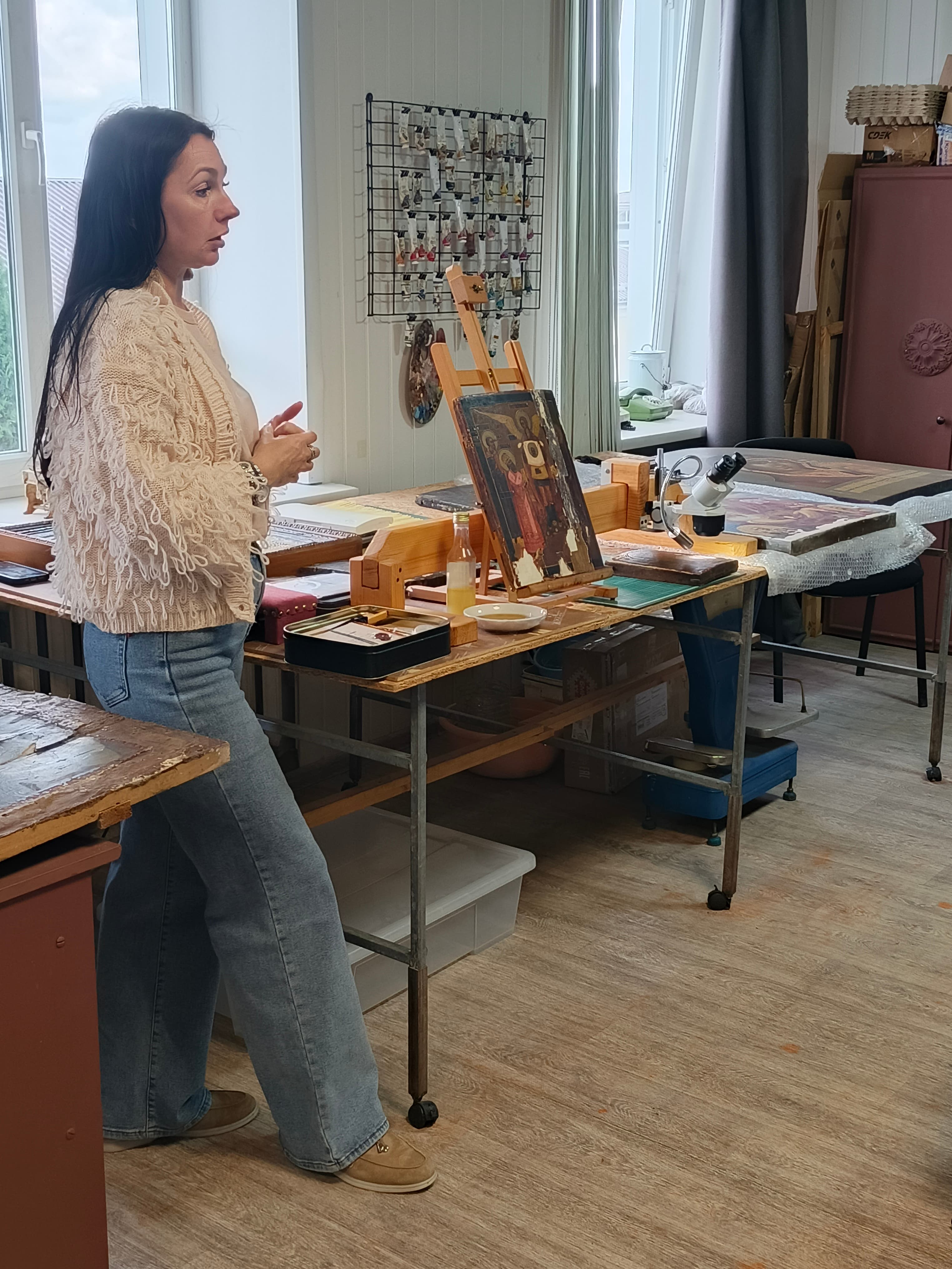 Школьники в гостях у мастера реставратора