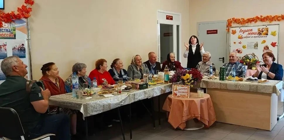 В Добринском округе прошли праздничные посиделки в честь Дня пожилого человека