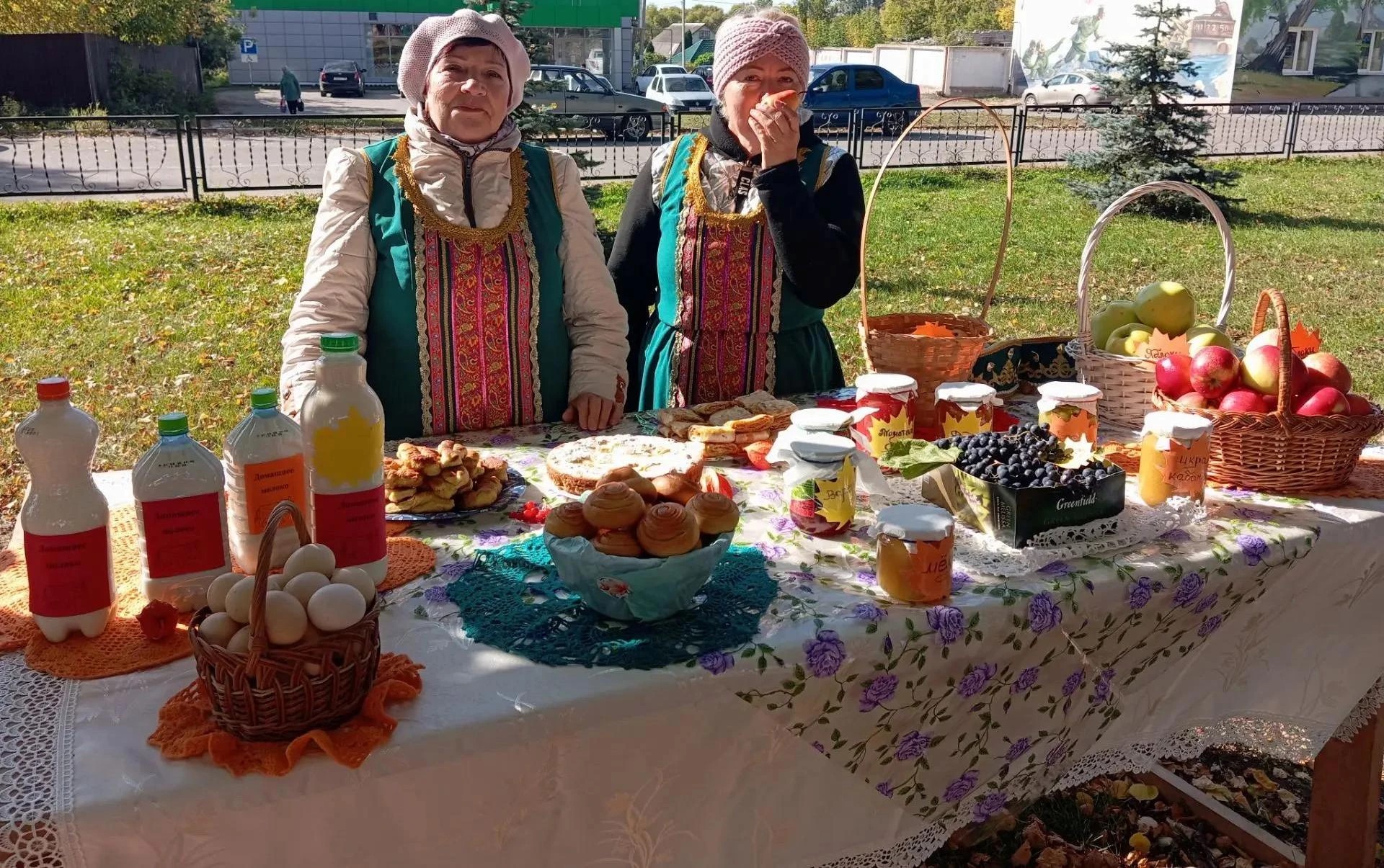 В честь Дня пожилого человека в Воловском округе состоялась праздничная выставка-ярмарка «Дары осени»
