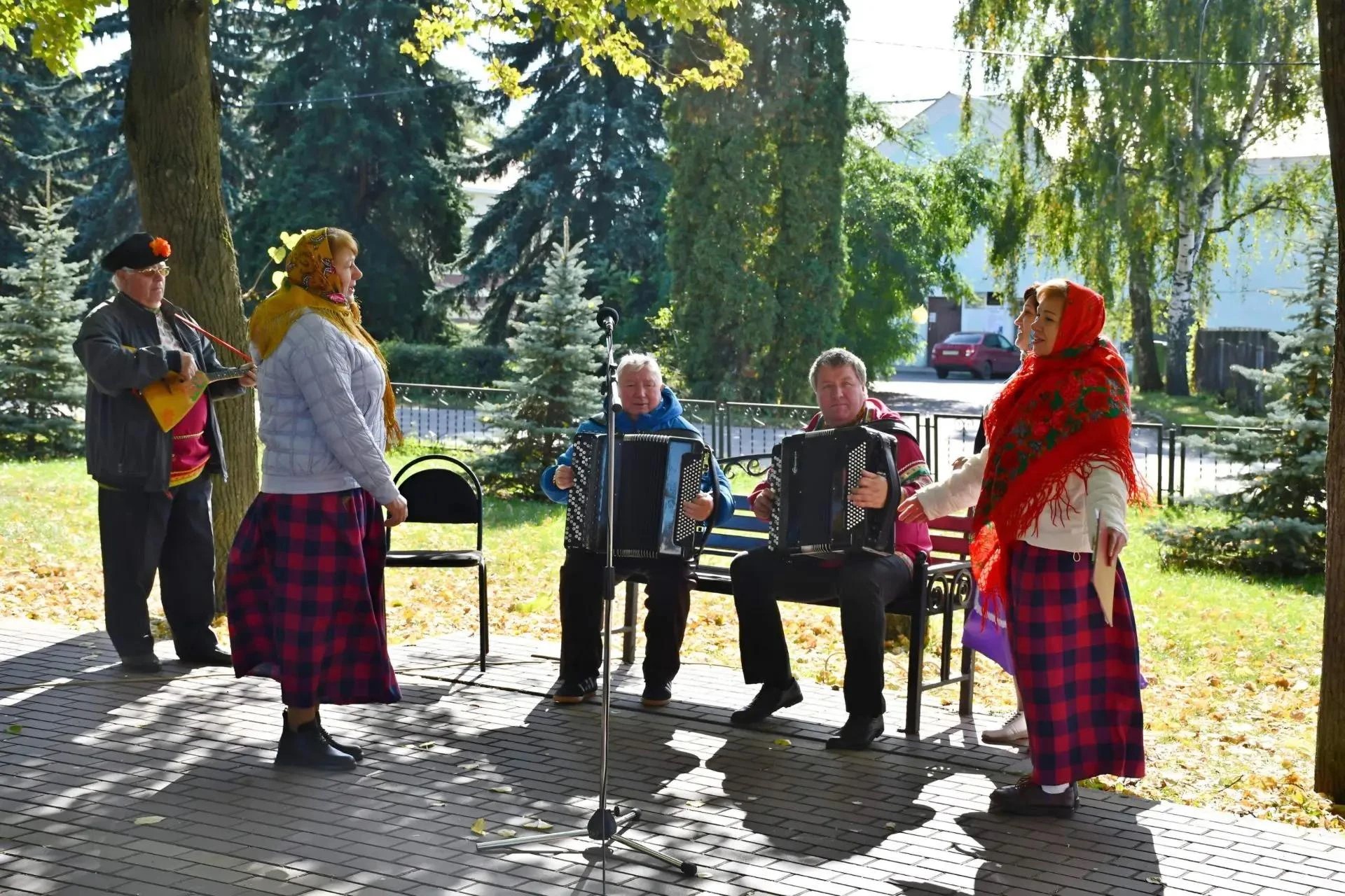 В честь Дня пожилого человека в Воловском округе состоялась праздничная выставка-ярмарка «Дары осени»