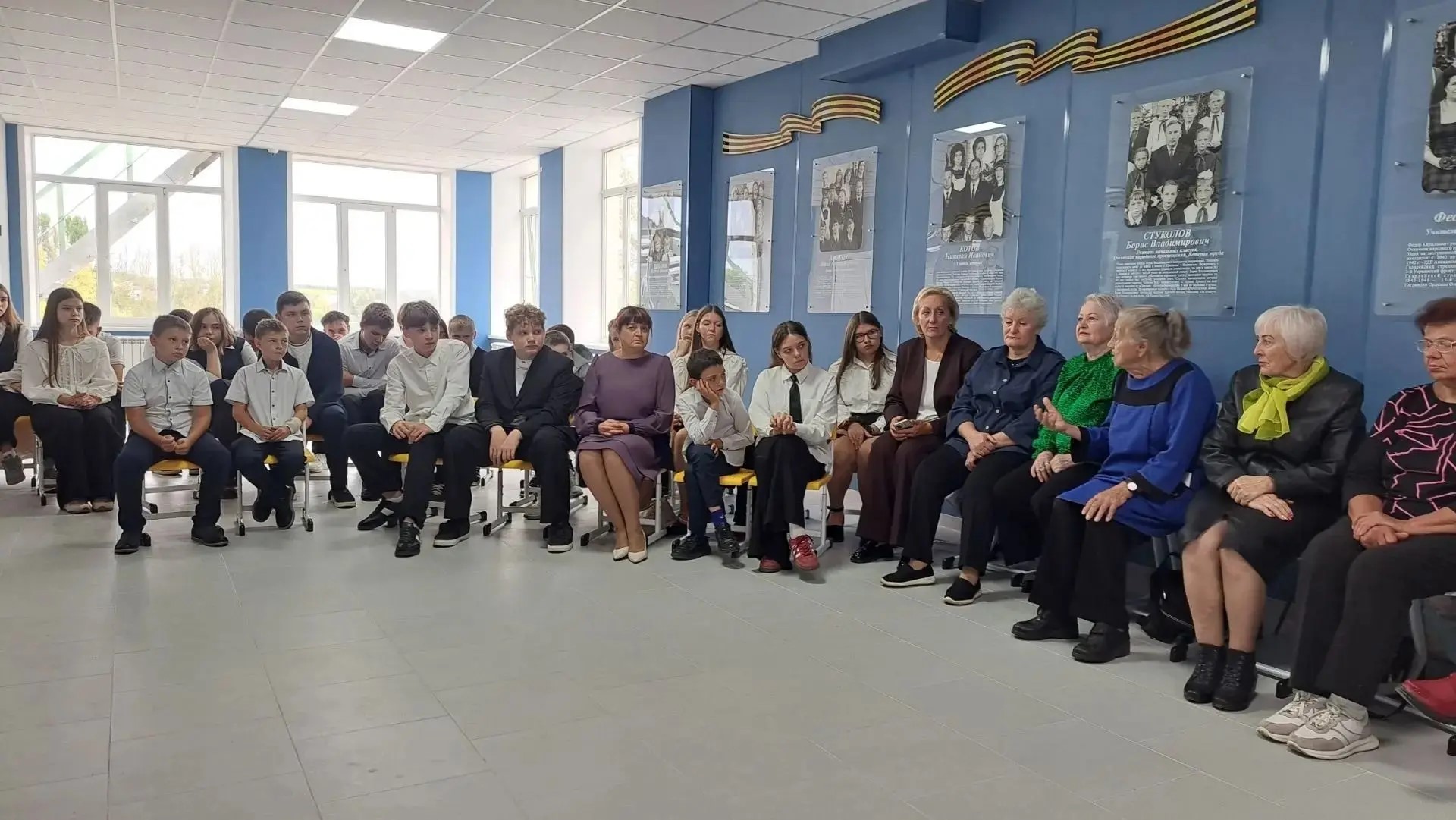 В сентябре в МБОУ СОШ 1 города Данкова состоялась теплая встреча трех поколений "Защитники Отечества